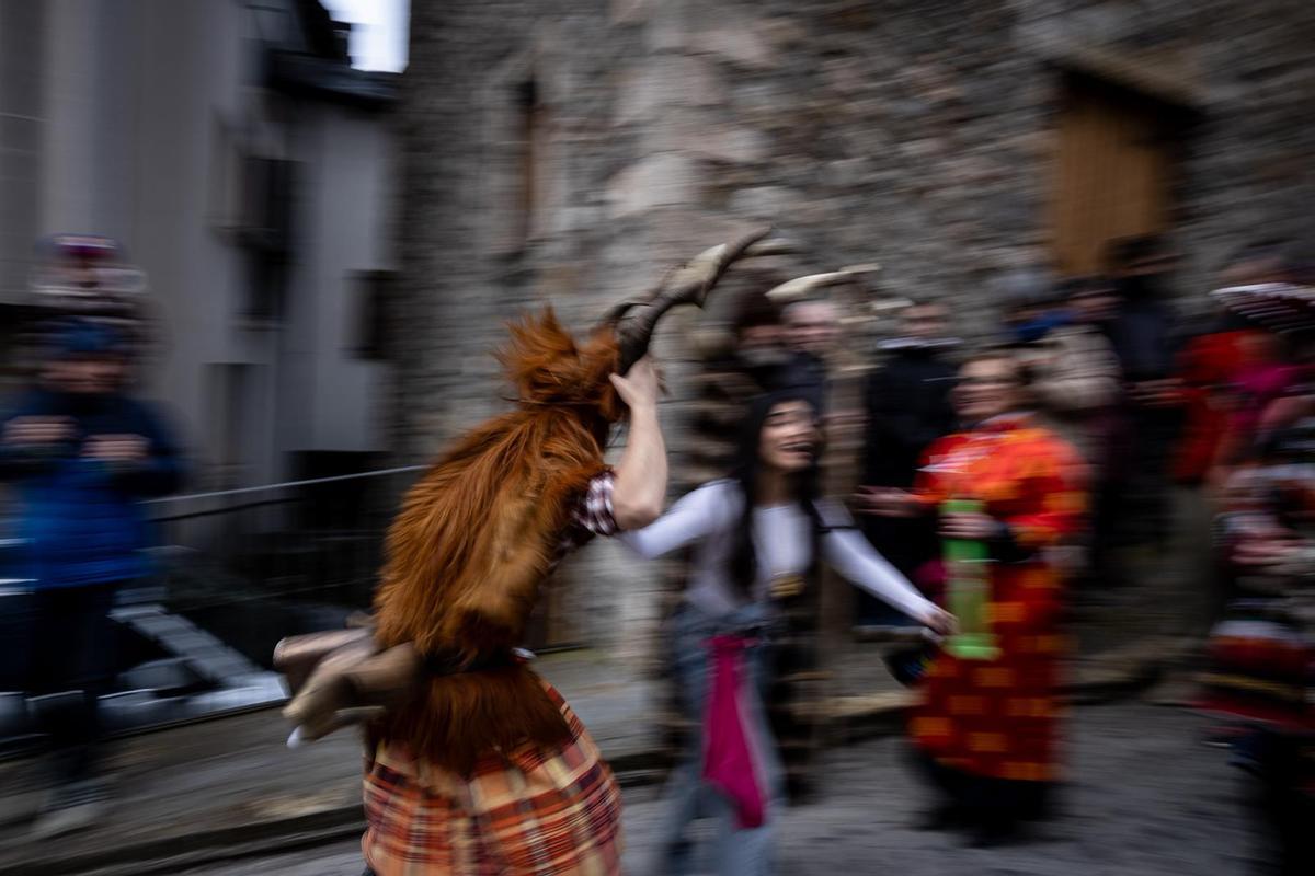 En imágenes I La localidad de Bielsa celebra su tradicional Carnaval