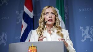 Giorgia Meloni trasllada les seves guerres identitàries a les aules i veta el burca a les escoles