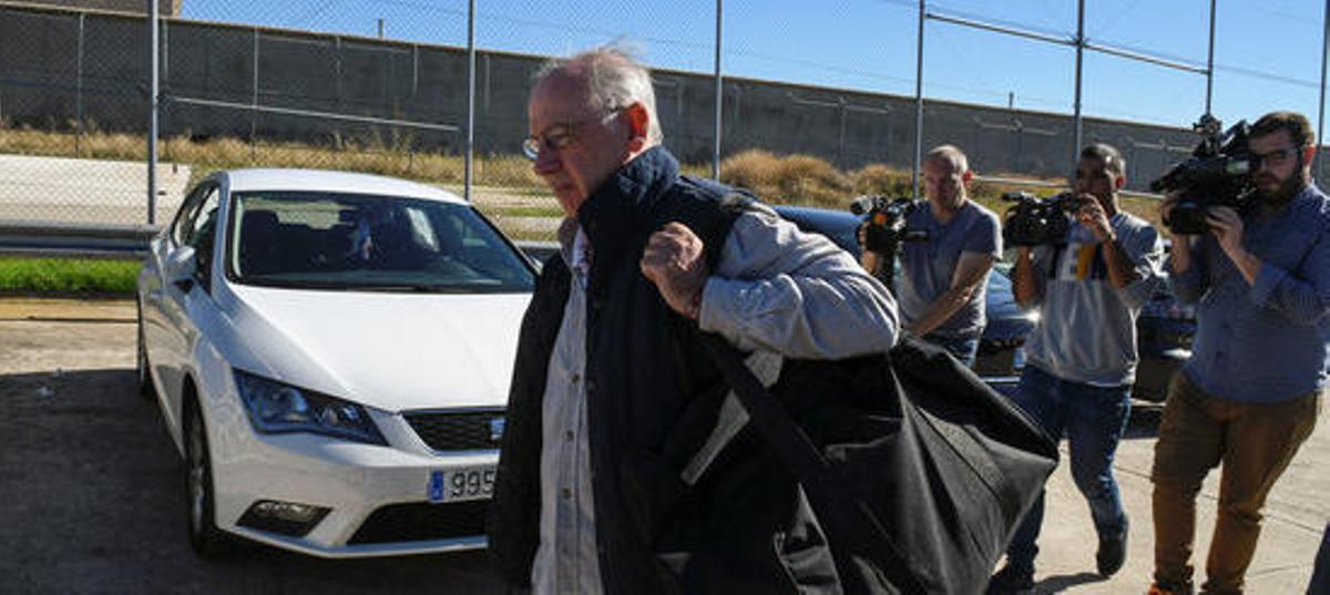 Rato abandona la presó de Soto del Real després que li hagin concedit el tercer grau