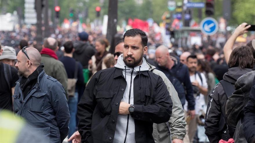 Detenido un colaborador de Macron por agredir a manifestantes