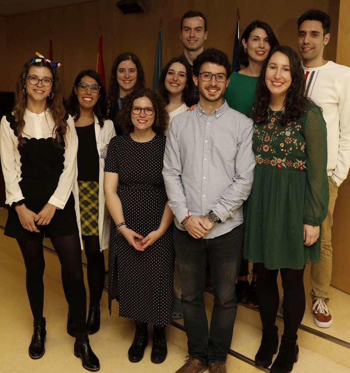 Investigadores finalistas a los premios "Póster Científico" de Cabueñes, ayer, en su salón de actos.
