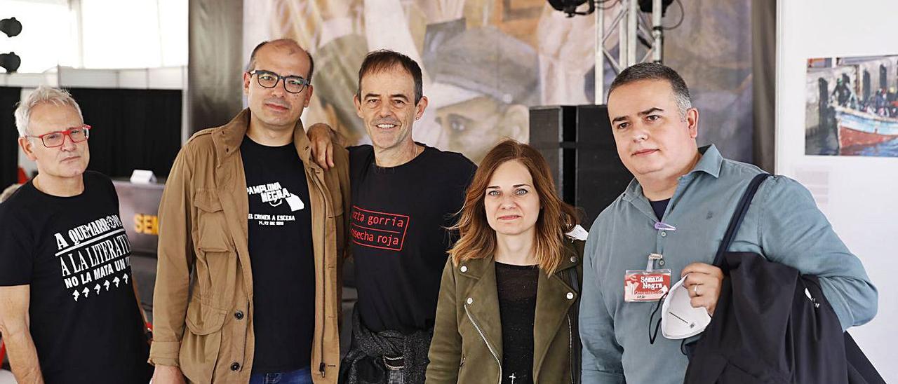 Por la izquierda, Ángel de la Calle, Carlos Ollo, Jon Arretxe, Noelia Lorenzo y Nacho Álvarez, antes del coloquio. | Marcos León