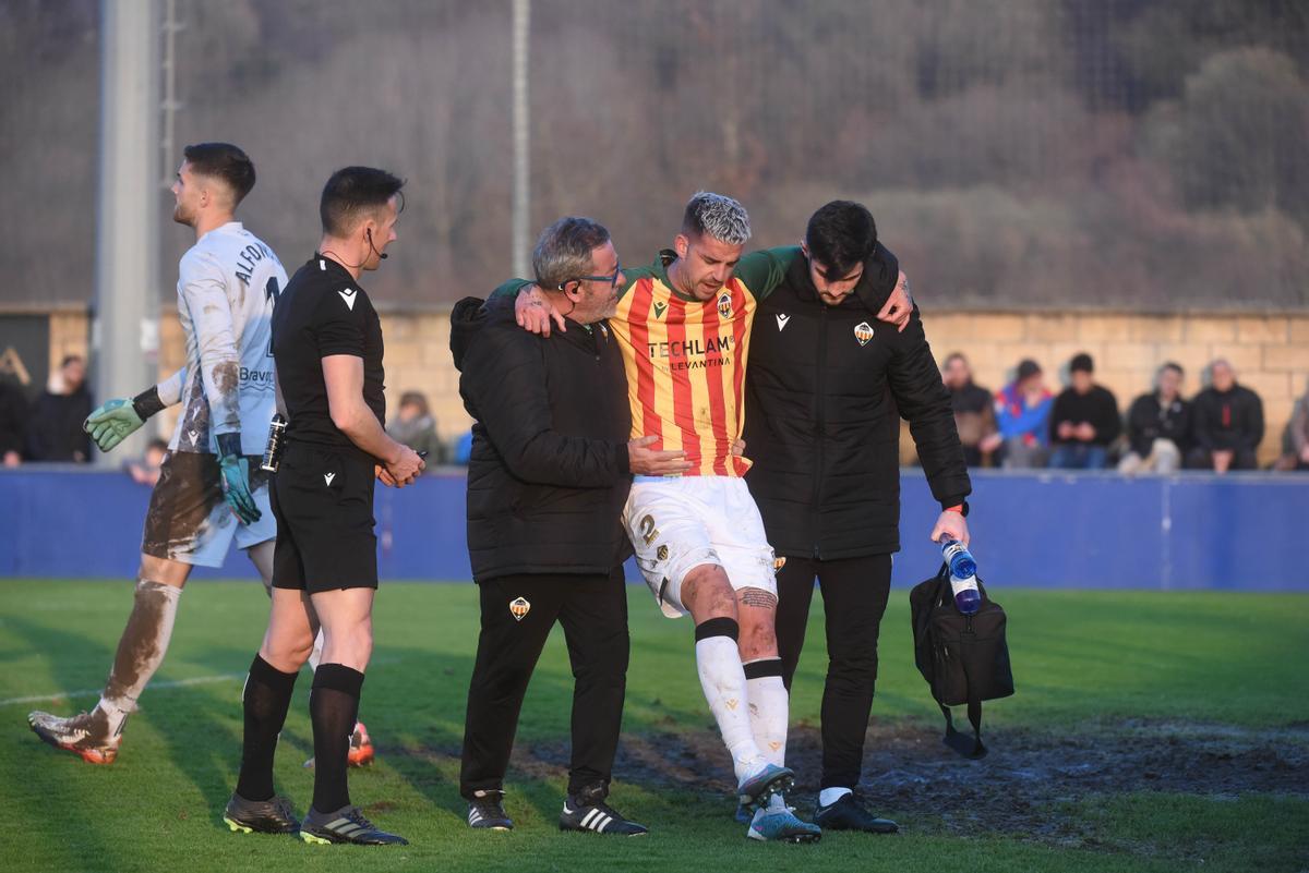 Borja Granero se lesionó en el primer tiempo.