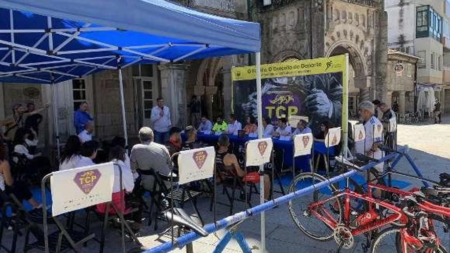 Acto de presentación del VI Triatlón Concello de Porriño. // D.P.