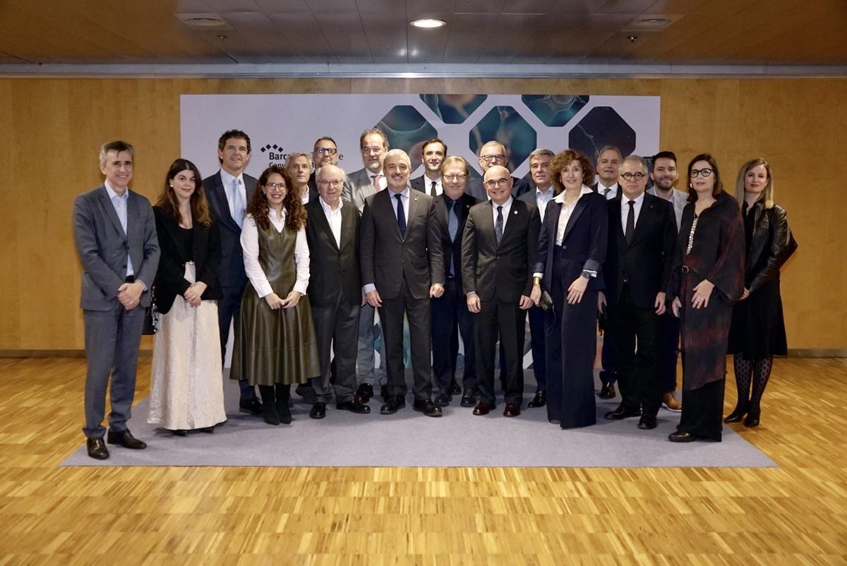 El alcalde Collboni con los asistentes a la cena del jueves.