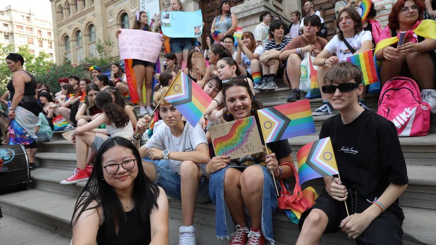 Así ha sido la manifestación del Orgullo LGTBI en Zaragoza