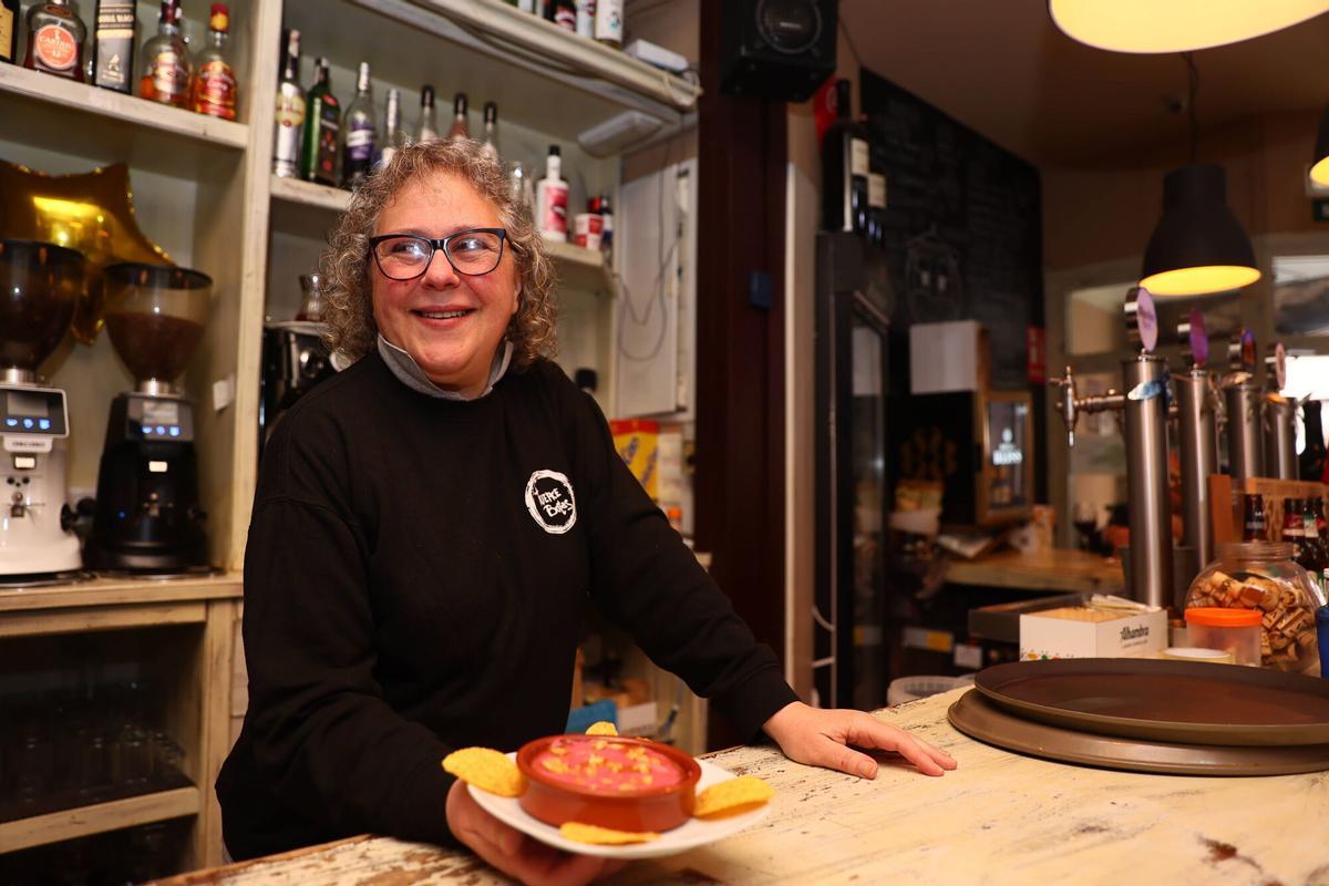 Avilés. Reportaje de la primera jornada de las Tapas de las cofradías