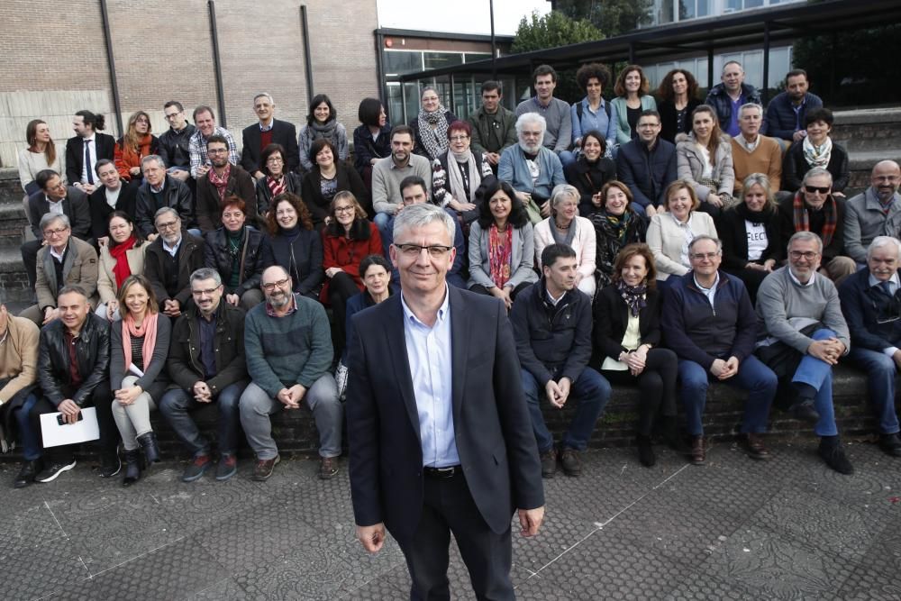 Emilio Fernández presenta su candidatura