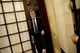 Rajoy no piensa dimitir por "responsabilidad y democracia"