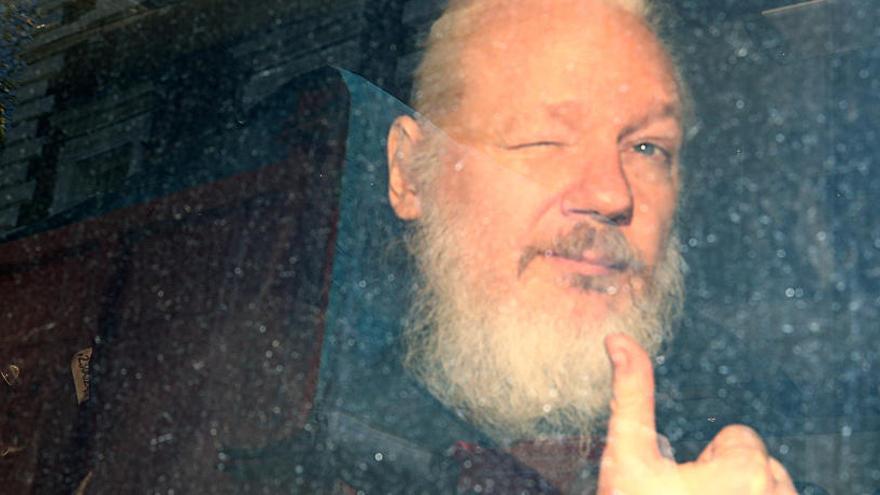 Assange, poco después de su detención.