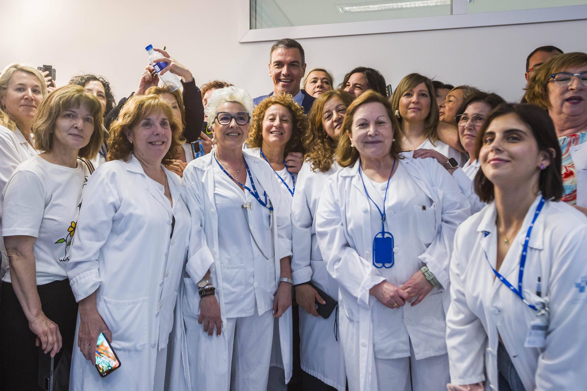 Visita de Pedro Sánchez al Hospital Universitario Central de Asturias (HUCA) en Oviedo