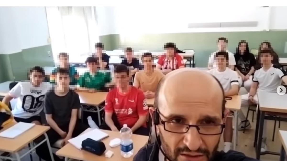 Captura del vídeo viral del profesor de Cáceres, en redes.