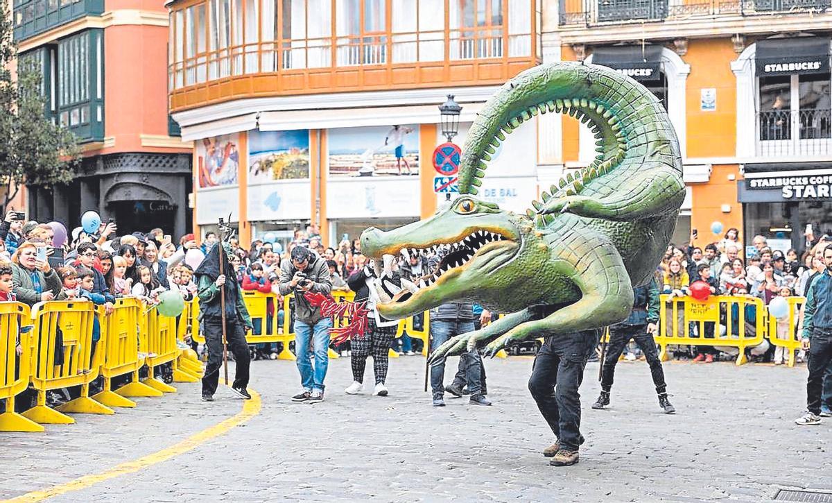 El Drac de na Coca dando el ‘sus’ a las fiestas de Sant Sebastià.