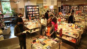 La llibreria La Central celebra 25 anys impulsant un premi literari