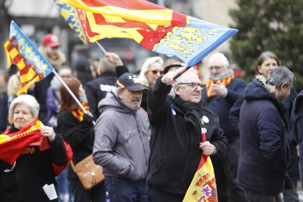 Concentración de entidades derechistas en València