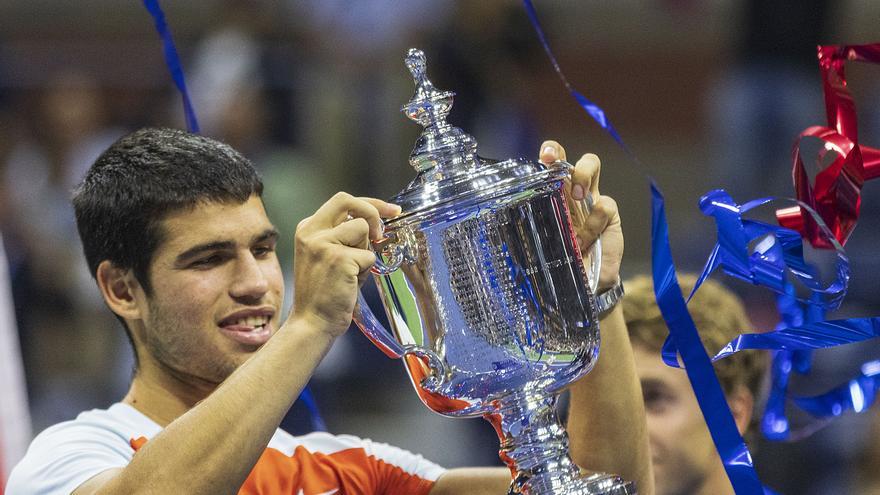 Alcaraz: &quot;Tengo el trofeo porque fui feliz en la pista&quot;