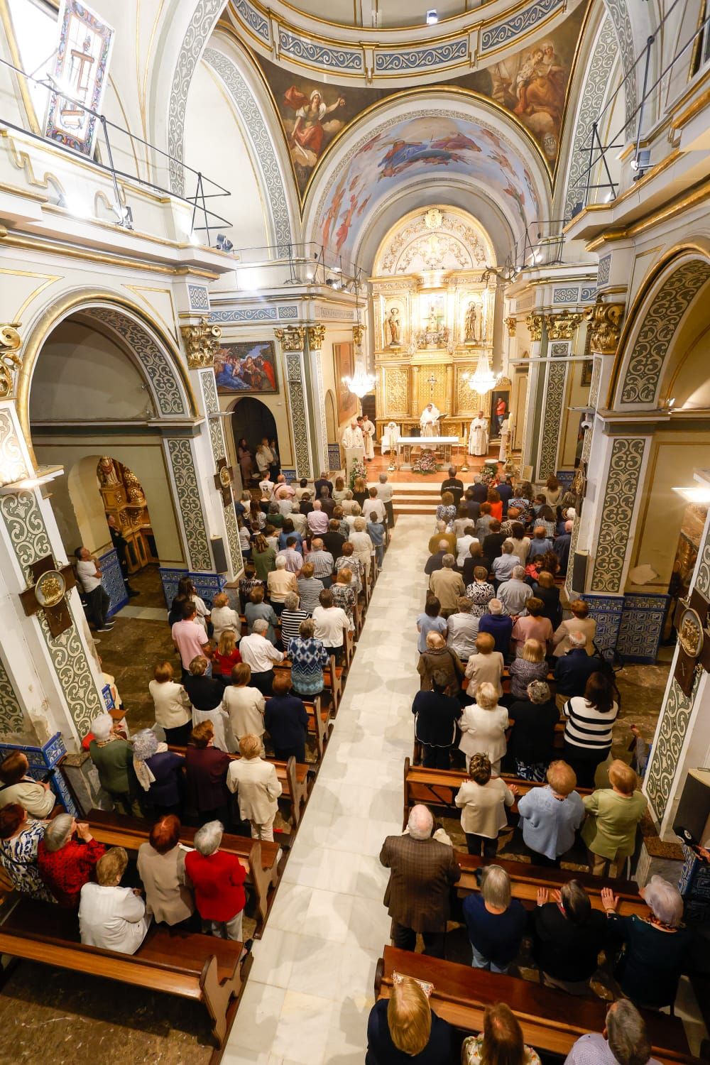 Primera misa en la parroquia de Picanya tras el paso de la dana
