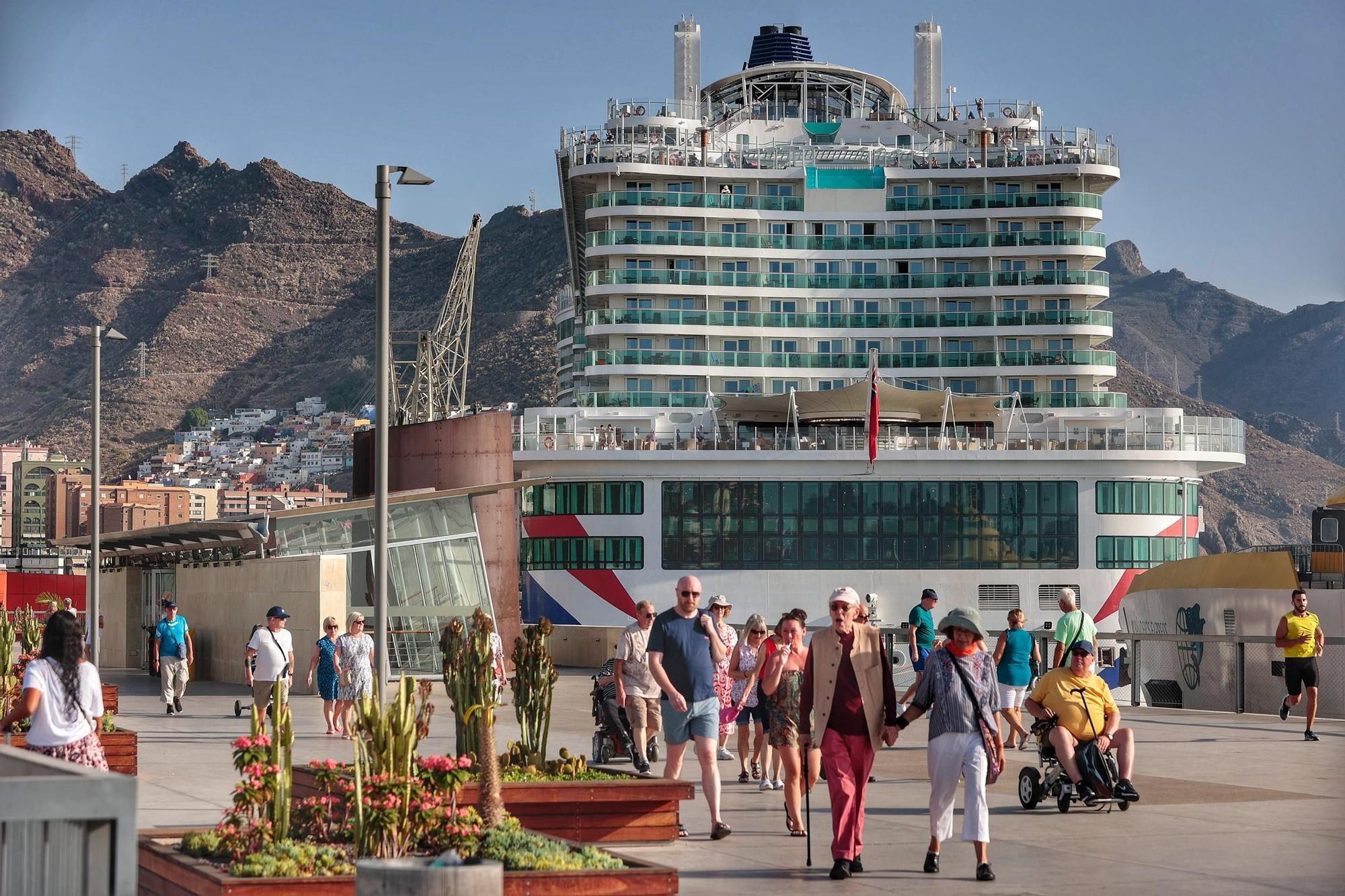 Así es el crucero Iona, uno de los más grandes del mundo y que llega al puerto de Santa Cruz