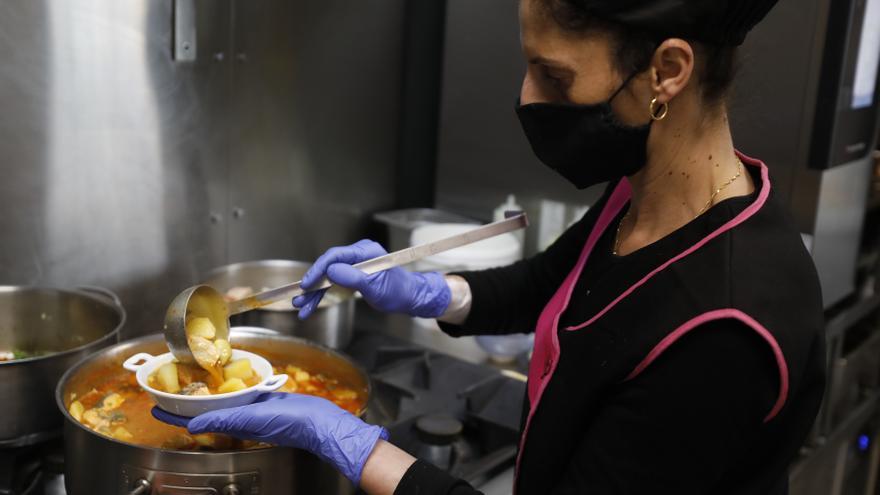 Marmitako de salmón: la receta más sencilla del cocido Campanu de Asturias