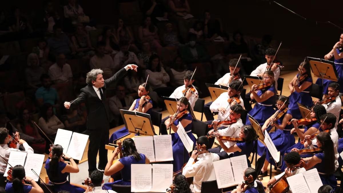 Dudamel y la Sinfónica Nacional Juvenil de Venezuela.