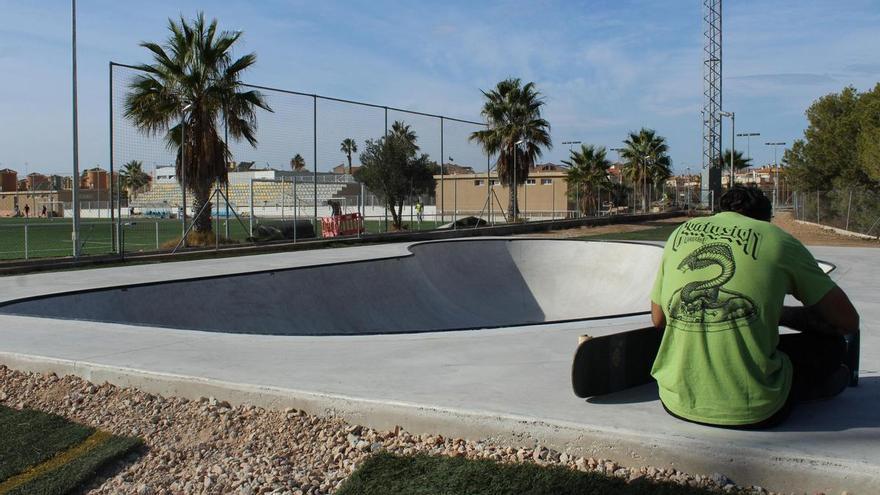 Vecinos alertan de las carencias del nuevo skatepark de Orihuela Costa