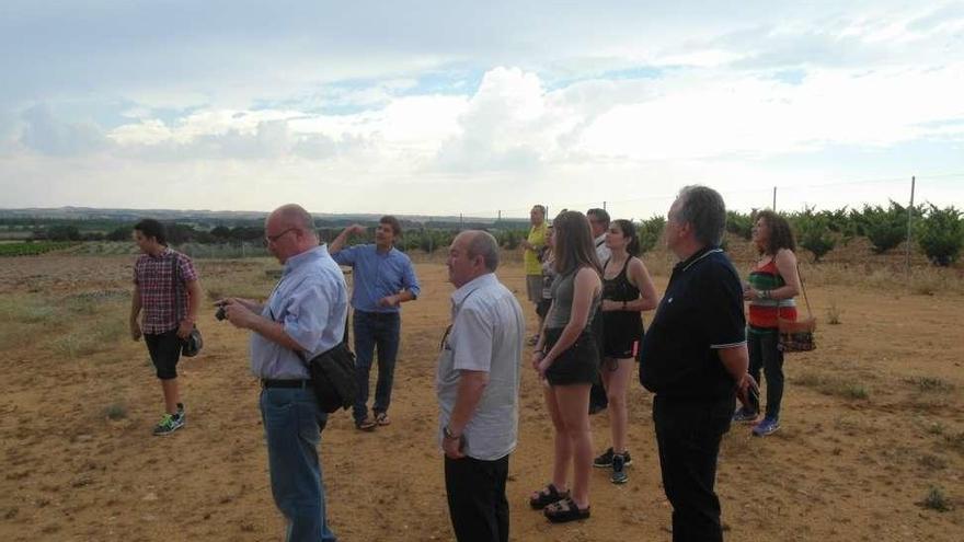 Sumilleres de Zamora visitan una bodega de la DO y catan sus vinos