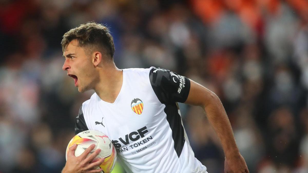 Hugo Duro celebra uno de los goles anotados en el descuento frente al Atleti