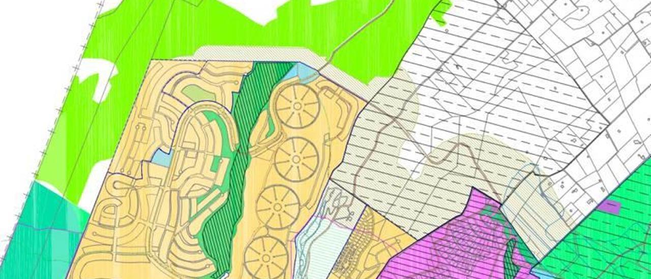 Plano del avance del nuevo PGOU donde se marca la zona deportiva en línea discontinua entre las dos calas.