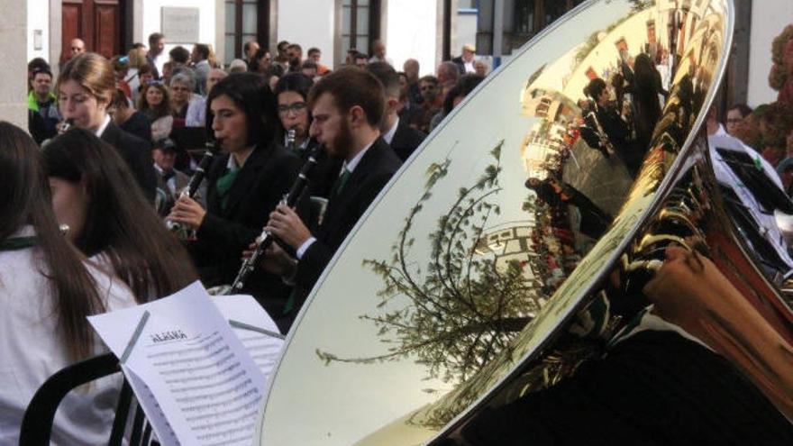 Cumbres y Costas emociona la Navidad en la villa de Moya