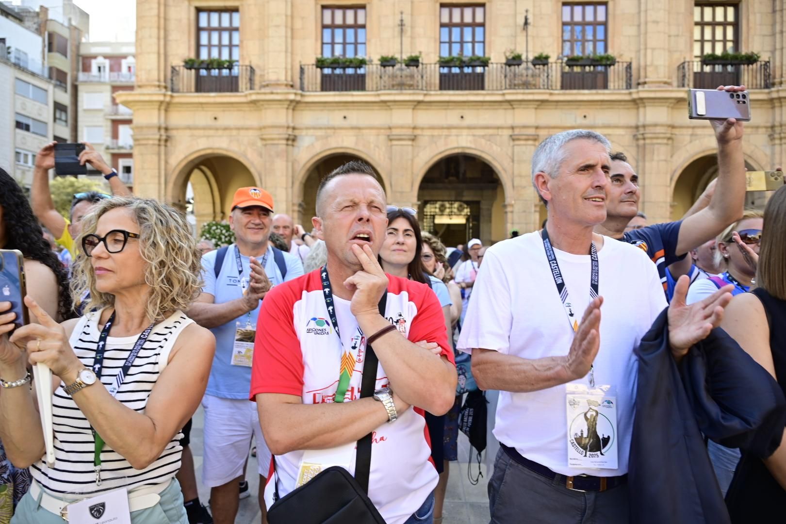 Galería | Un millar de peñistas toman Castellón