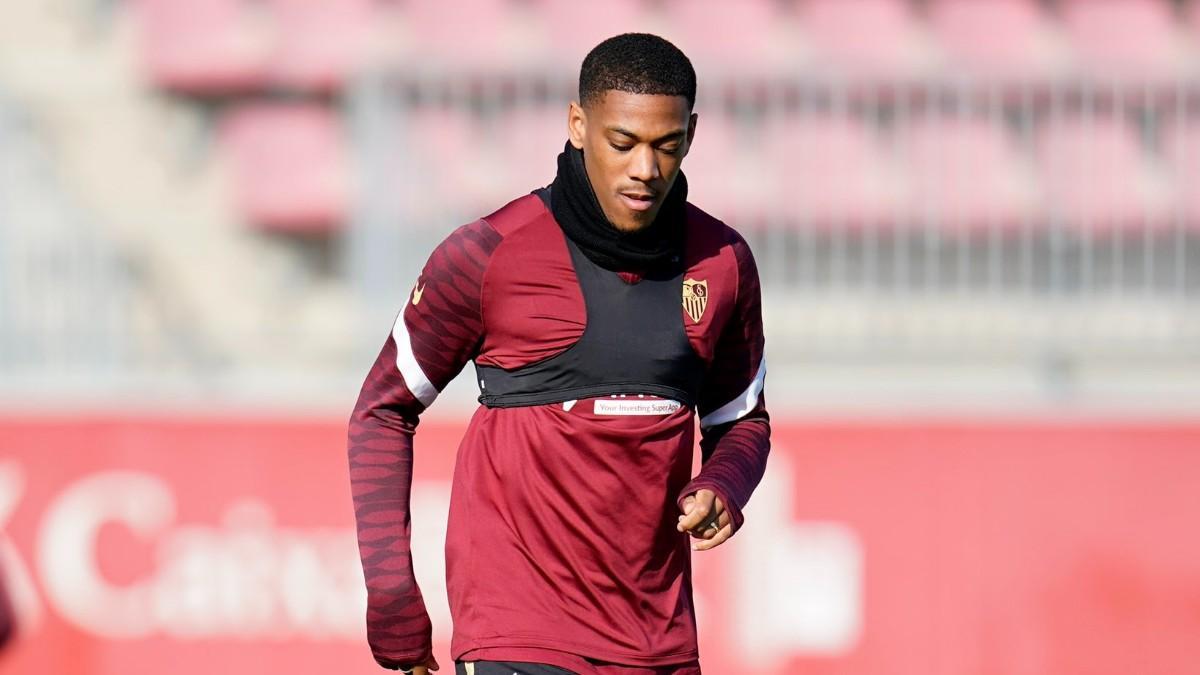 Anthony Martial en un entrenamiento con el Sevilla FC