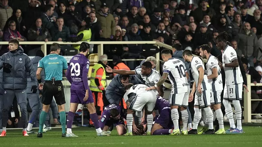 ¡Terrible! El jugador de la Fiorentina Edoardo Bove cae desvanecido en el campo y es retirado de urgencia