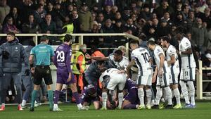 ¡Terrible! El jugador de la Fiorentina Edoardo Bove cae desvanecido en el campo y es retirado de urgencia