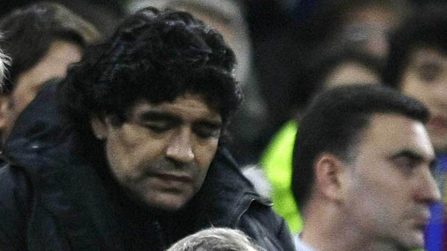 Maradona, con Cruyff.