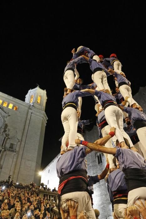 Els Marrecs pugen el pilar de 4 per les escales de la Catedral