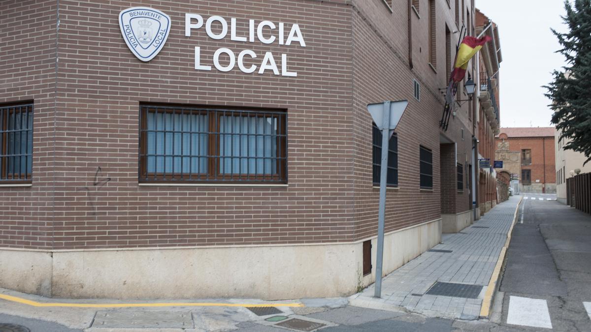 Cuartel de la Policía Local de Benavente en la calle Villalpando.