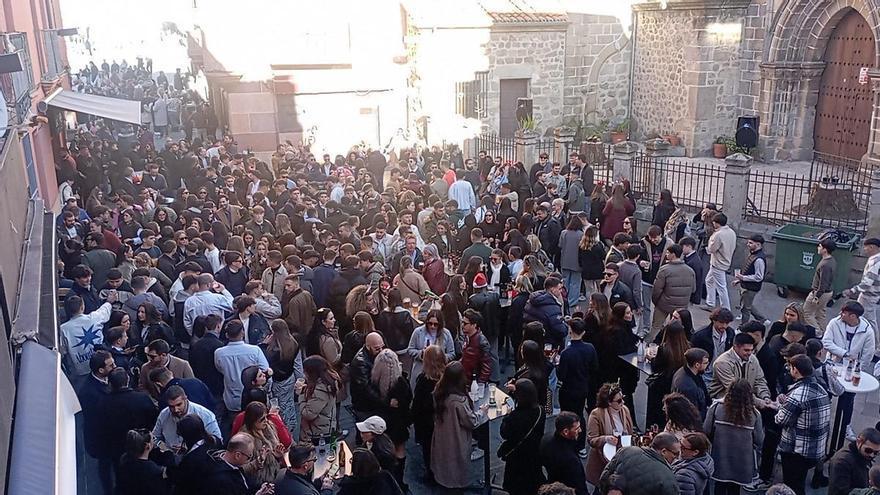 Plasencia inicia el expediente para declarar zona saturada por ruidos la plaza de San Esteban