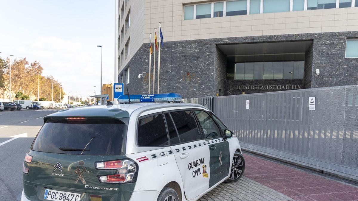 El TSJ anula una condena de 15 años de prisión a un acusado de abusar de una menor en Orihuela Costa