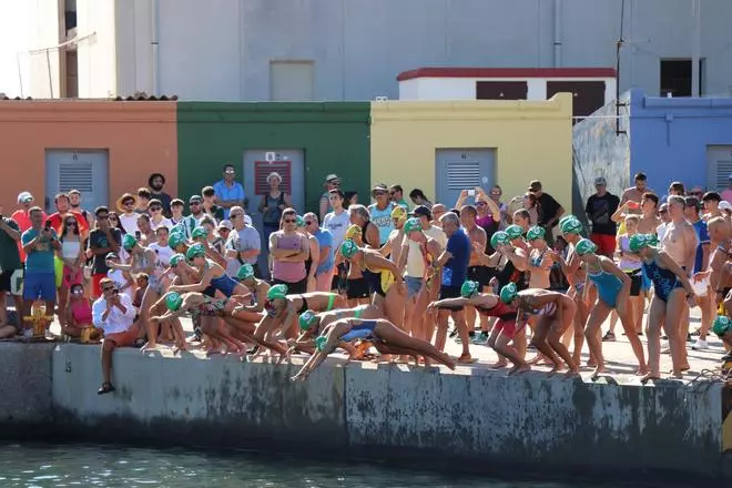 Así fue la peculiar Travesía a Nado de 2024
