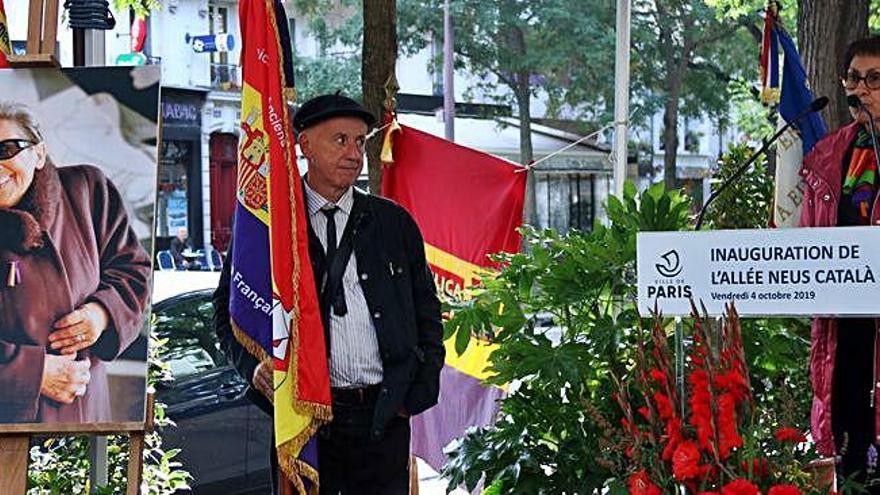 Intervenció de Margarita Català durant la inauguració del carrer parisenc