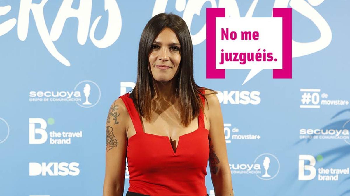 Lorena Castell en un photocall con bocadillo Cuore