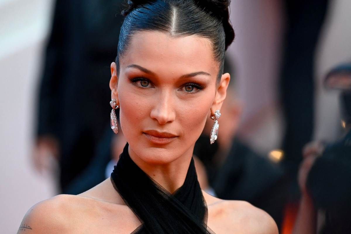 Bella Hadid en el estreno de la película 'Annette' en Cannes 2021