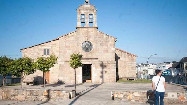 Fachada principal de la iglesia de O Burgo, en Culleredo, por donde pasa el Camino Inglés.