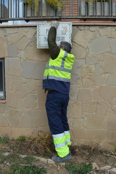 Recol·loquen les plaques retirades per anarquistes