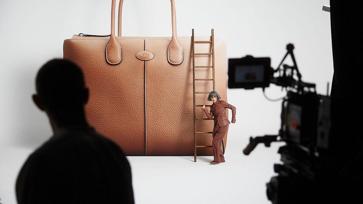 TODS THE ART OF CRAFTSMANSHIP  BY TIM WALKER MAKING OF (27)