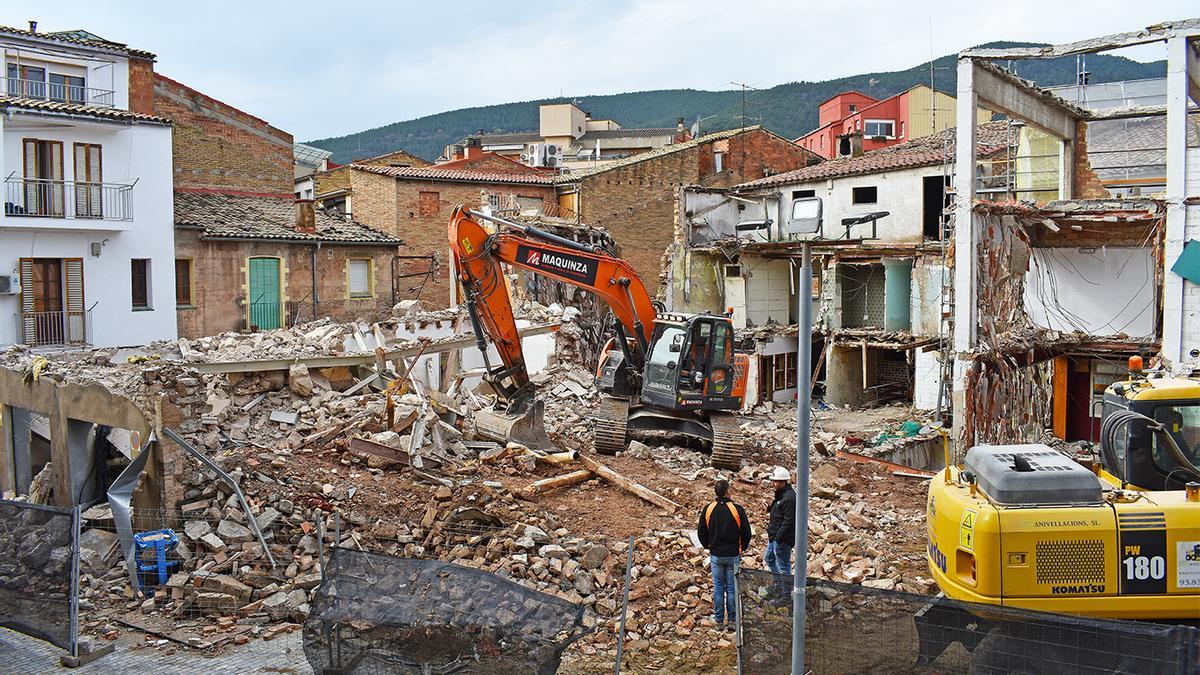 Enderroc, fa uns mesos, de Cal Pau, on es projecta el SAIAR