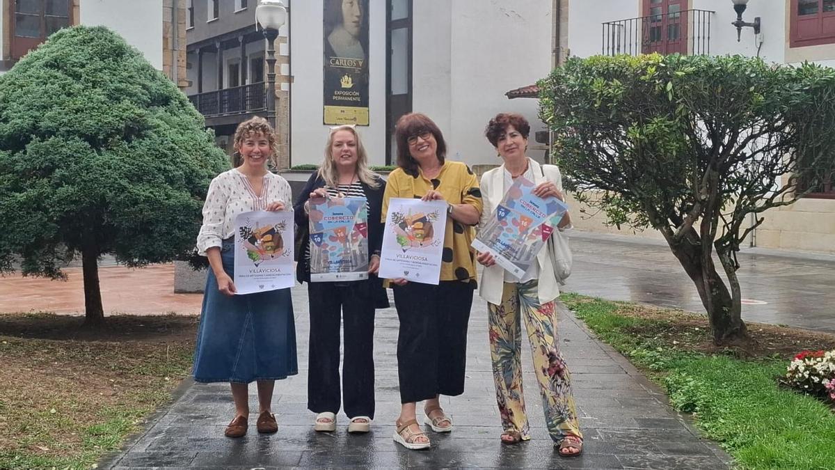 Rocío Vega, Lucía Llera, Charo Cimas y María Luisa Galán, durante la presentación de las actividades, en Villaviciosa.