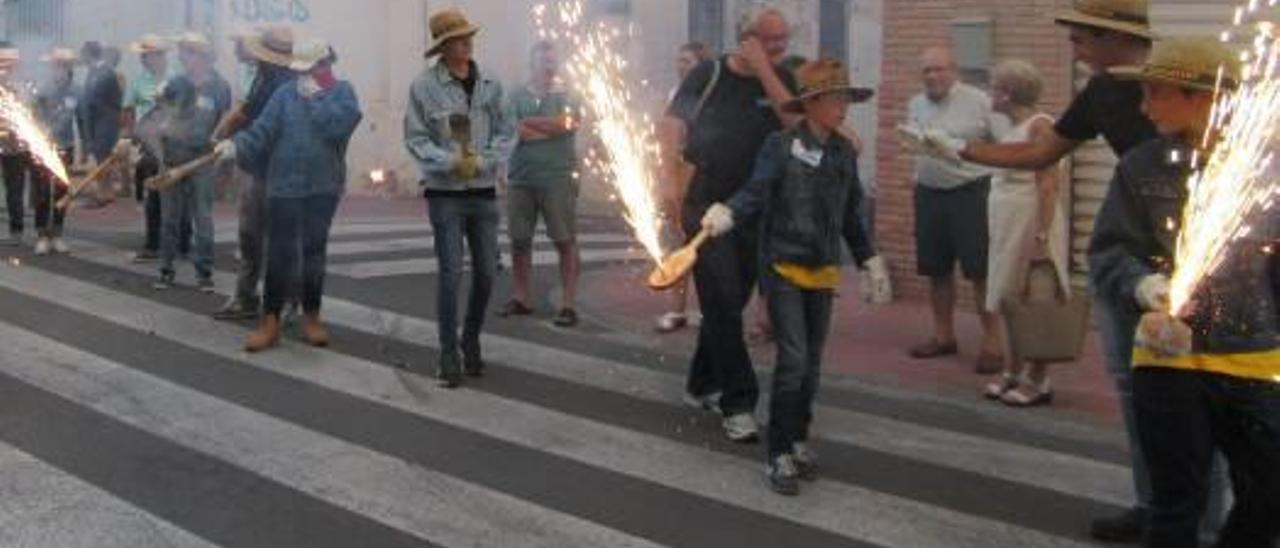 Burjassot celebra la «Baixà» y «Rodà» infantiles de Sant Roc