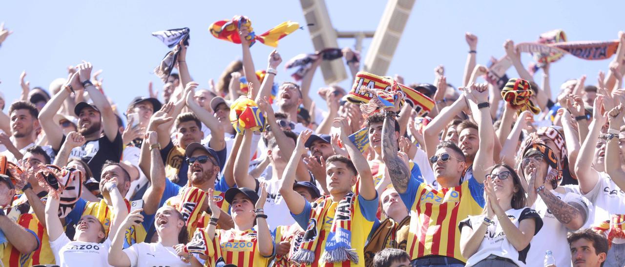 La afición del Valencia CF en Elche