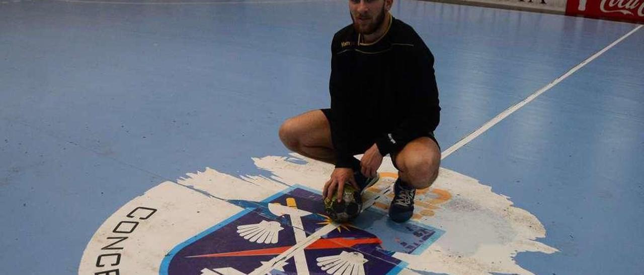 Ángel Rodríguez Rúa, en el pabellón de O Gatañal, en un entrenamiento con el Frigoríficos. // G.Núñez